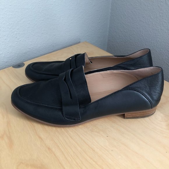 Clarks Cushion Penny Loafer - Picture 2 of 13